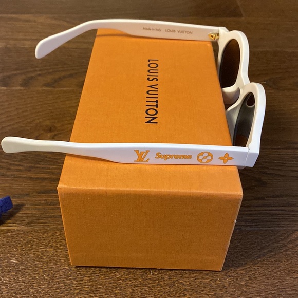 Louis Vuitton x Supreme Downtown Sunglasses - white - Picture 3 of 4